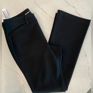 Old Navy Ladies Black Petite 6 Pixie Flare Pants